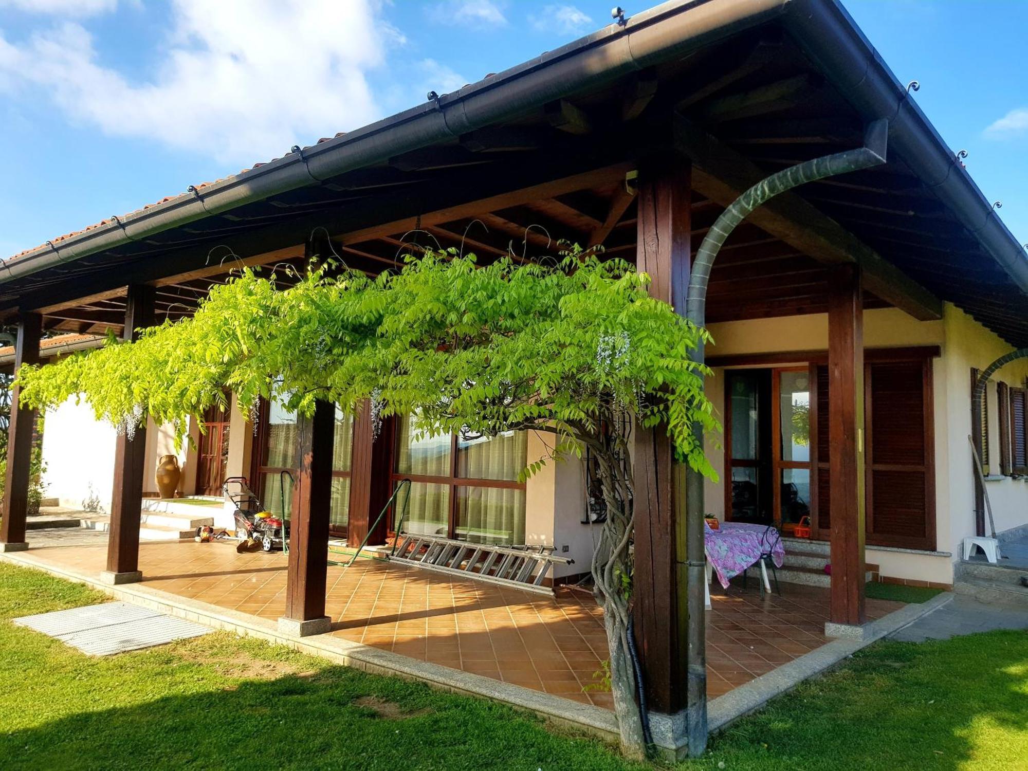 B&B Margot Albavilla エクステリア 写真